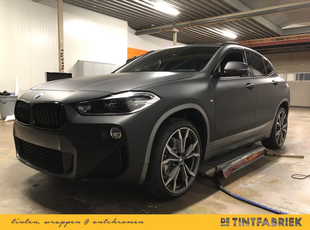 buffet concept kans BMW X2 – Mat zwarte wrap Voorzijde – De Tintfabriek